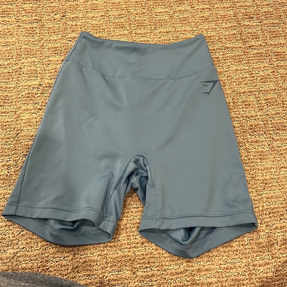 gymshark booty scrunch shorts 🩵